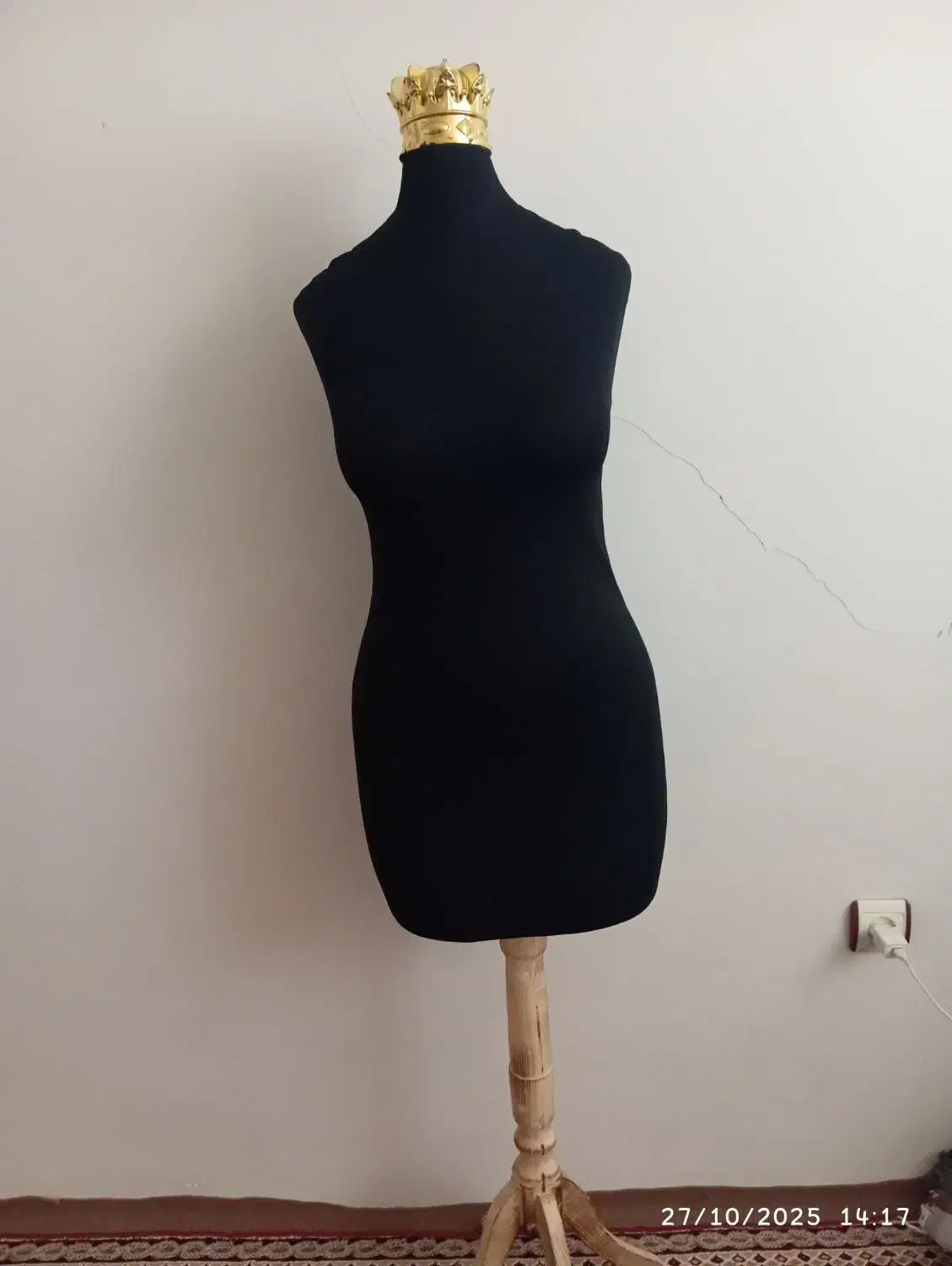 مانکن|فروشگاه و مغازه|میانه, |دیوار