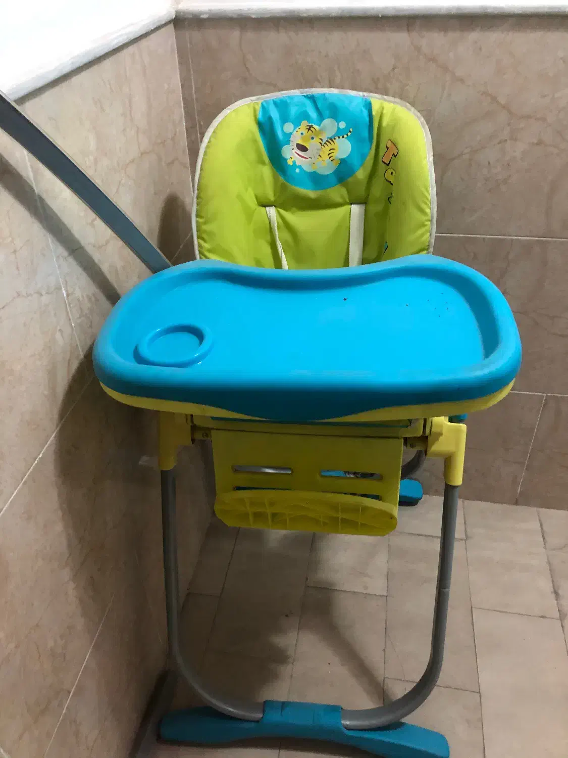 صندلی غذای کودک|تخت و صندلی بچه|قم, زنبیل آباد|دیوار