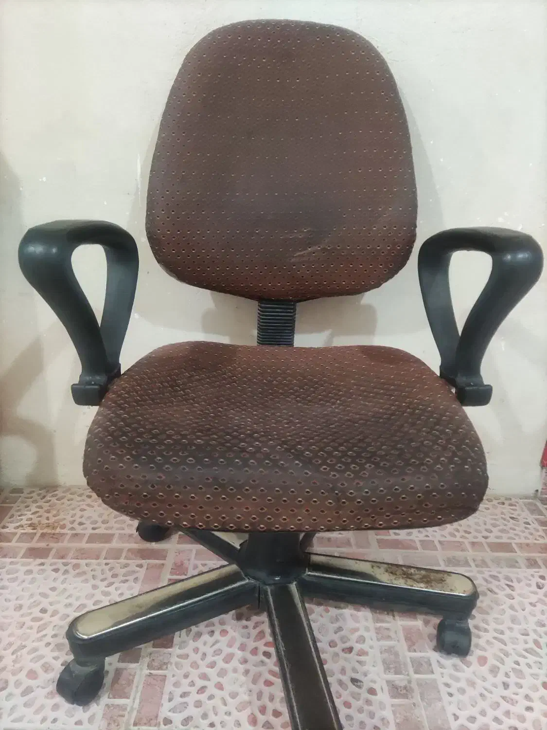 صندلی چرخدار|صندلی و نیمکت|ایلام, |دیوار