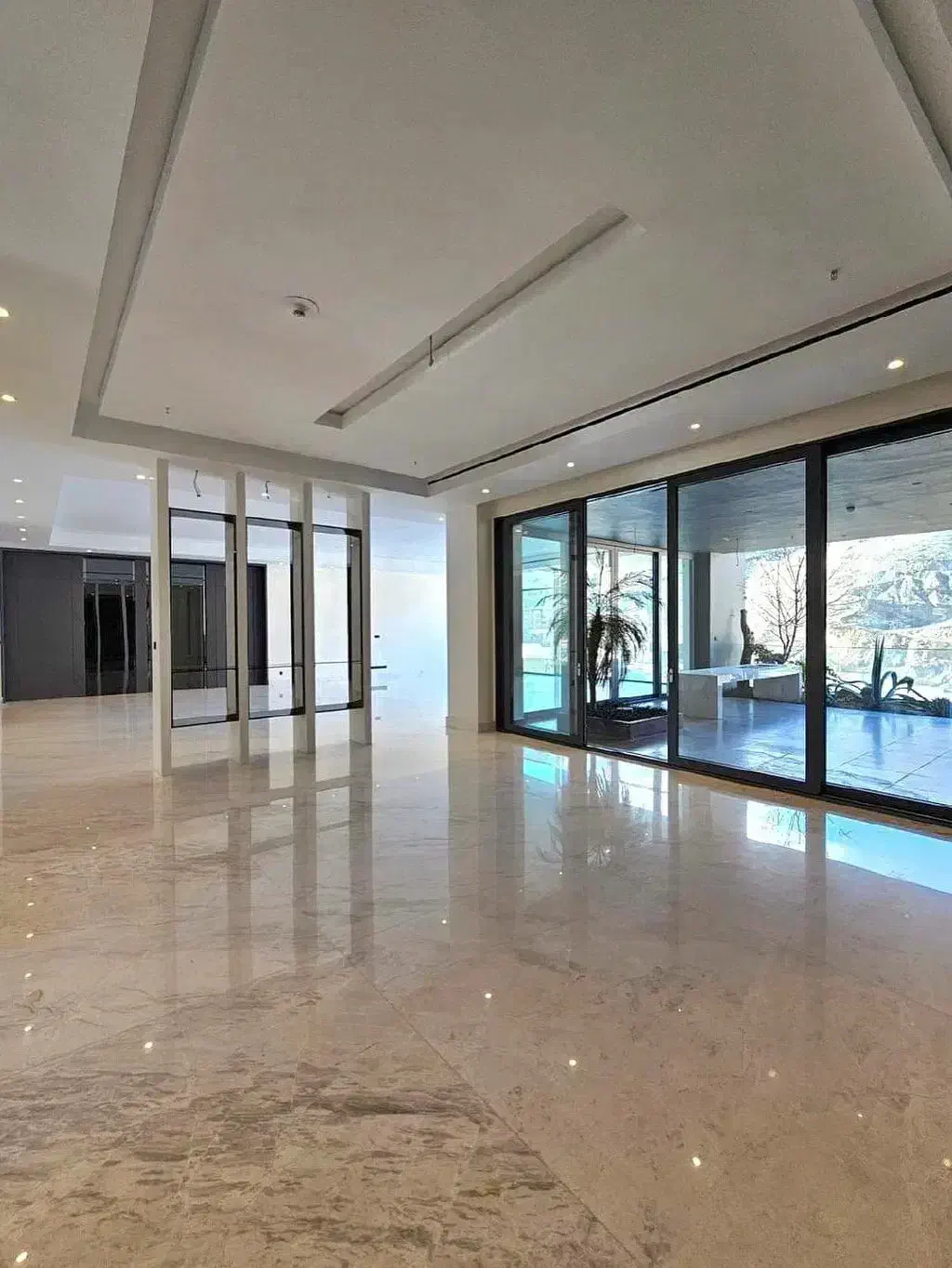 فروش پنت ۱۸۰متر با ۱۲۰متر حیاط فرمانداری شهریار|فروش آپارتمان|شهریار, شهریار|دیوار