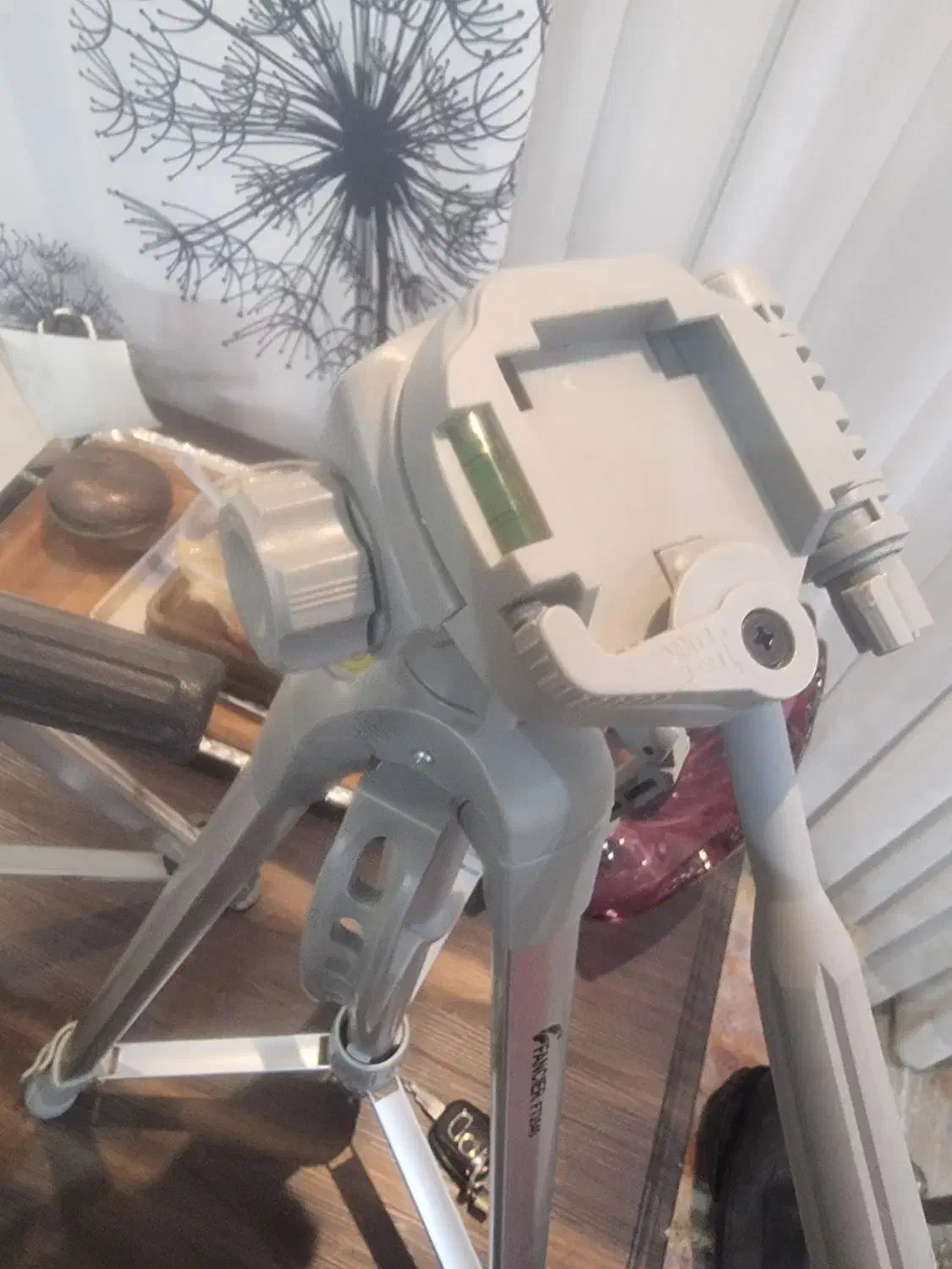 پایه دوربین دو عدد|دوربین عکاسی و فیلم‌برداری|کاشان, الغدیر|دیوار