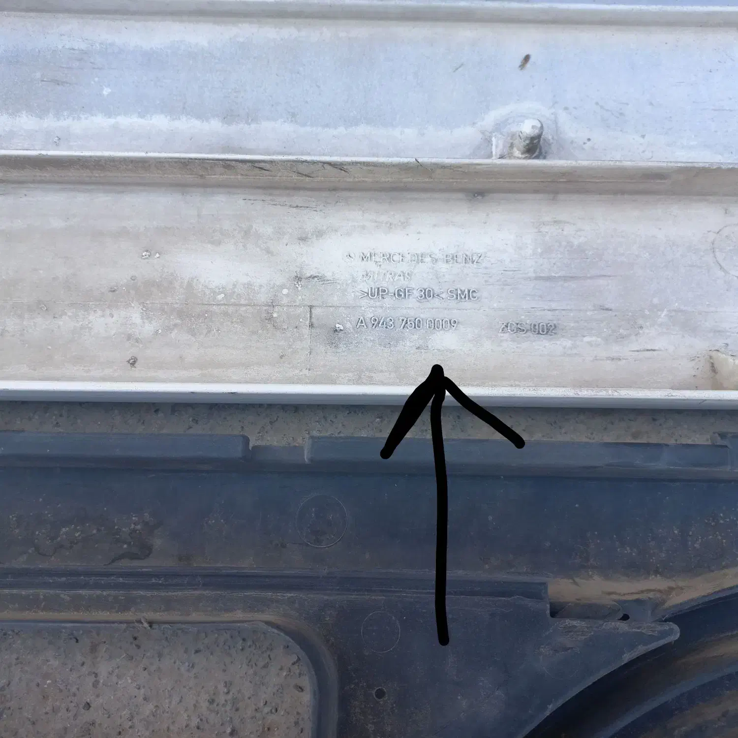 کاپوت و جلو پنجره بنز اکتروس|قطعات یدکی و لوازم جانبی|بانه, |دیوار