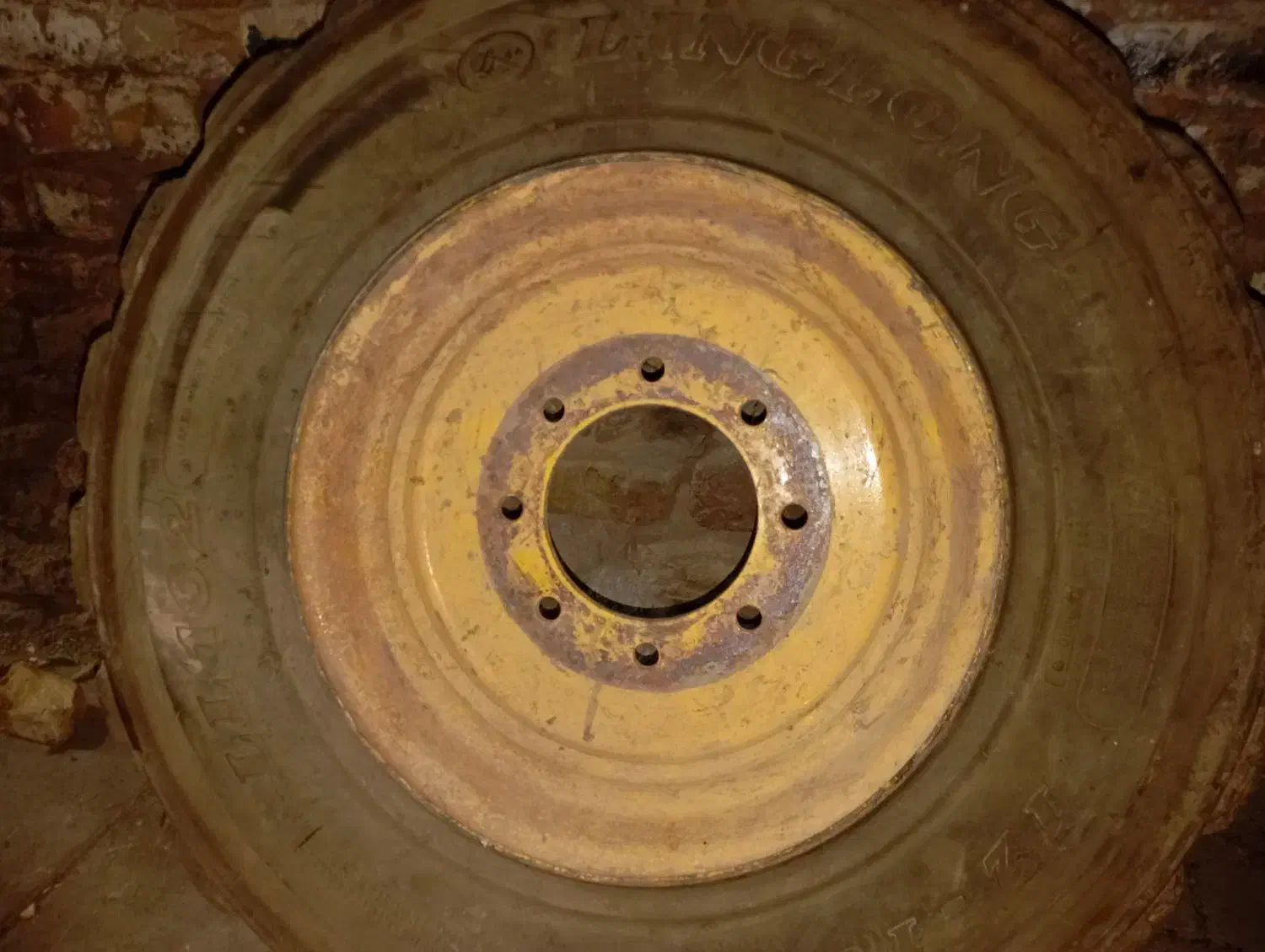 رینگ باکت و لیفتراک سایز16.5|قطعات یدکی و لوازم جانبی|آبیک, |دیوار