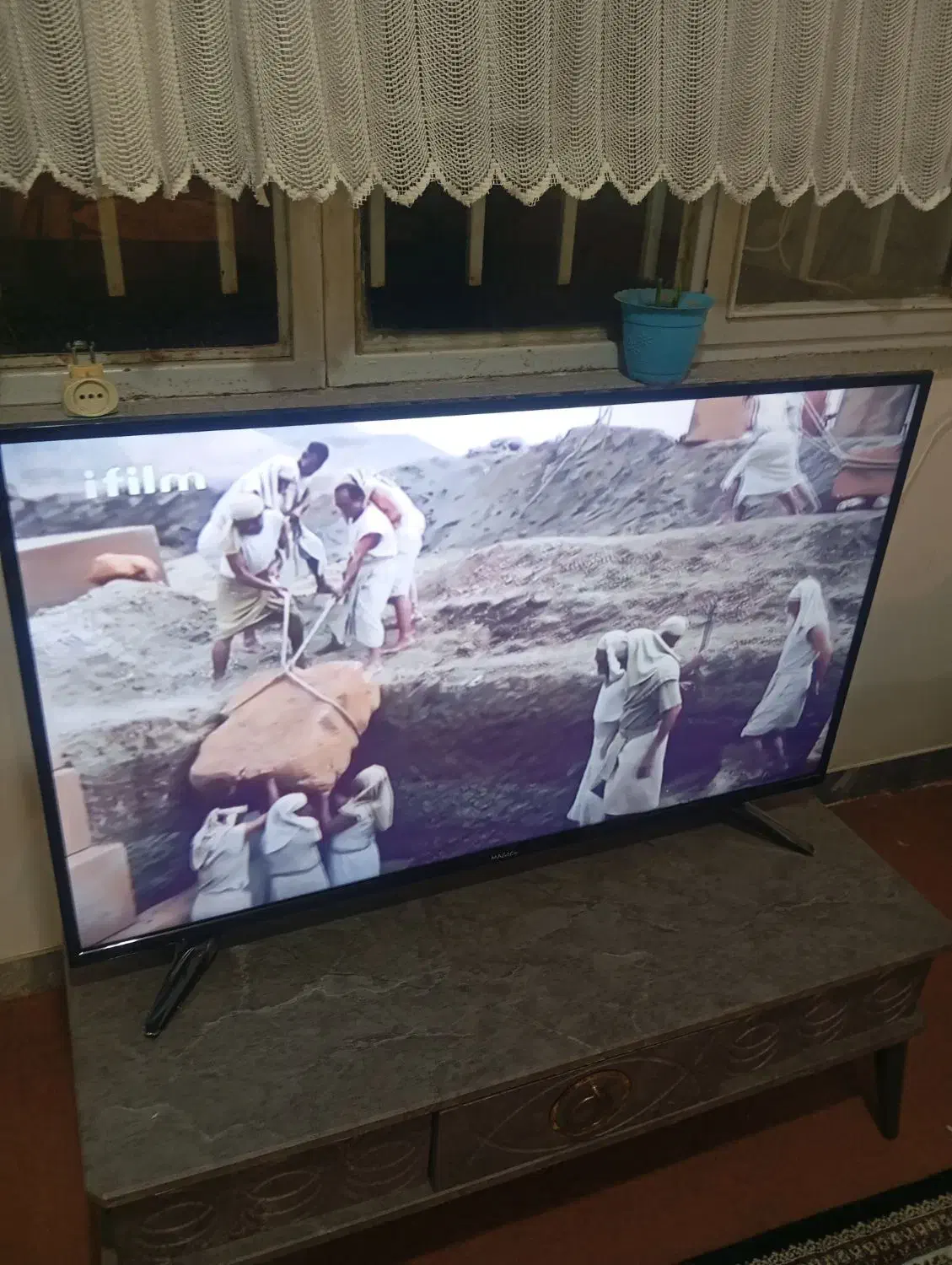 تلویزیون مجیک۴۳ اینچ|تلویزیون و پروژکتور|همدان, |دیوار