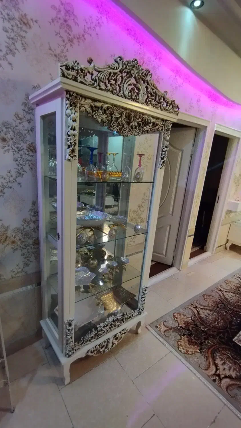 ویترین چیدمان|بوفه، ویترین، کنسول|رشت, آزادگان|دیوار