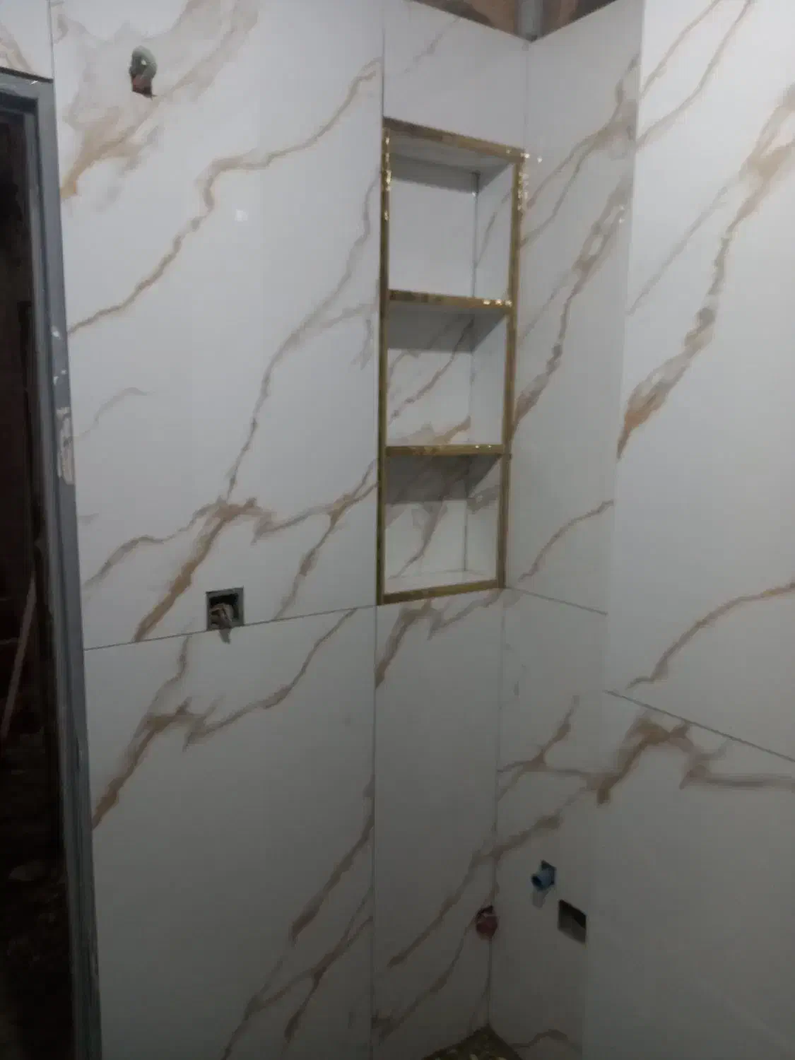 اجرای کاشی سرامیک کف نما ساختمان عیبیابی نم سرویس|خدمات پیشه و مهارت|کرج, گوهردشت|دیوار