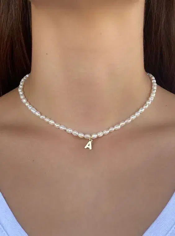 گردنبند و پا بند|بدلیجات|رشت, پیرسرا|دیوار