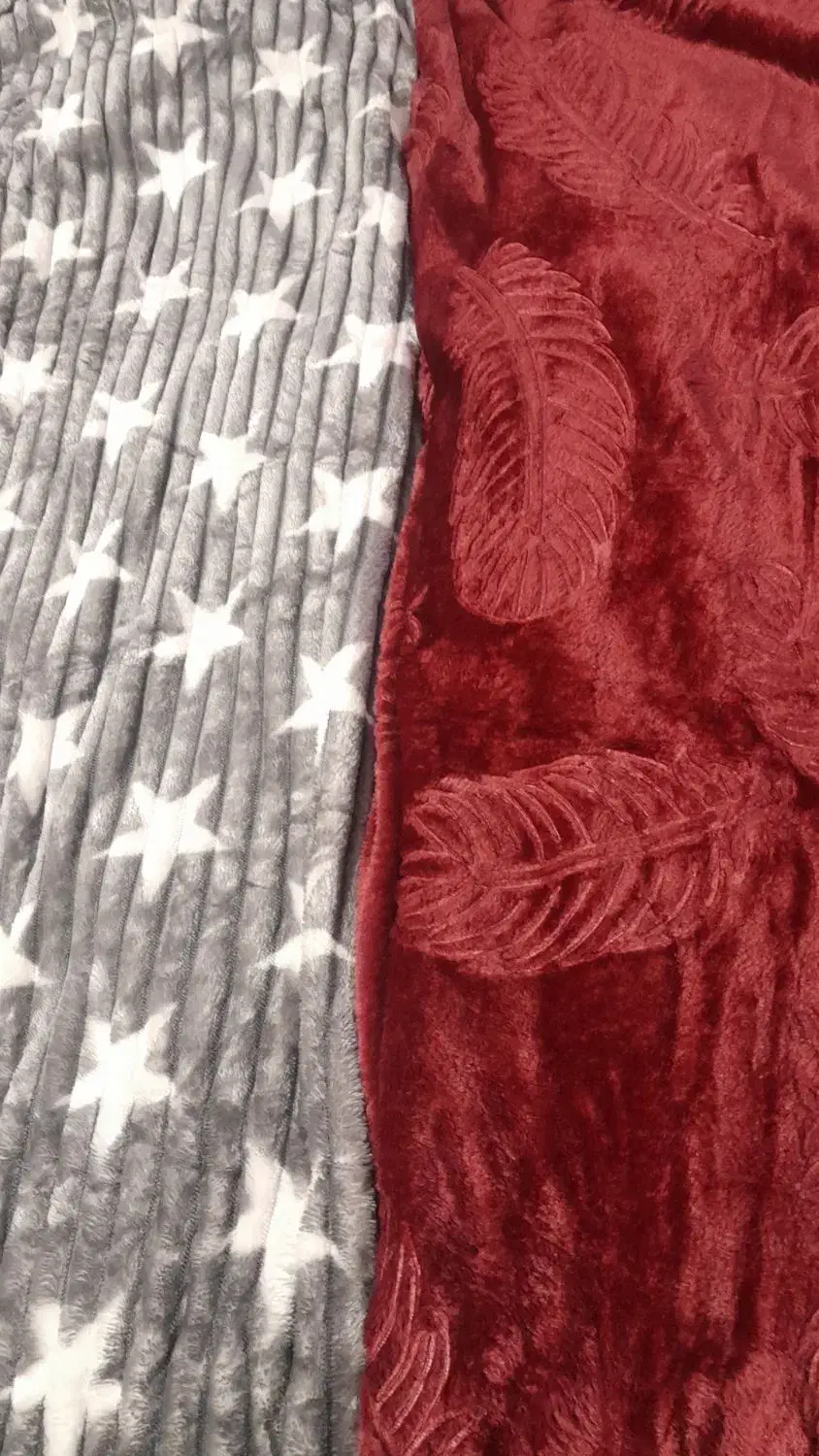 دو نفر|رختخواب، بالش، پتو|کارون, |دیوار