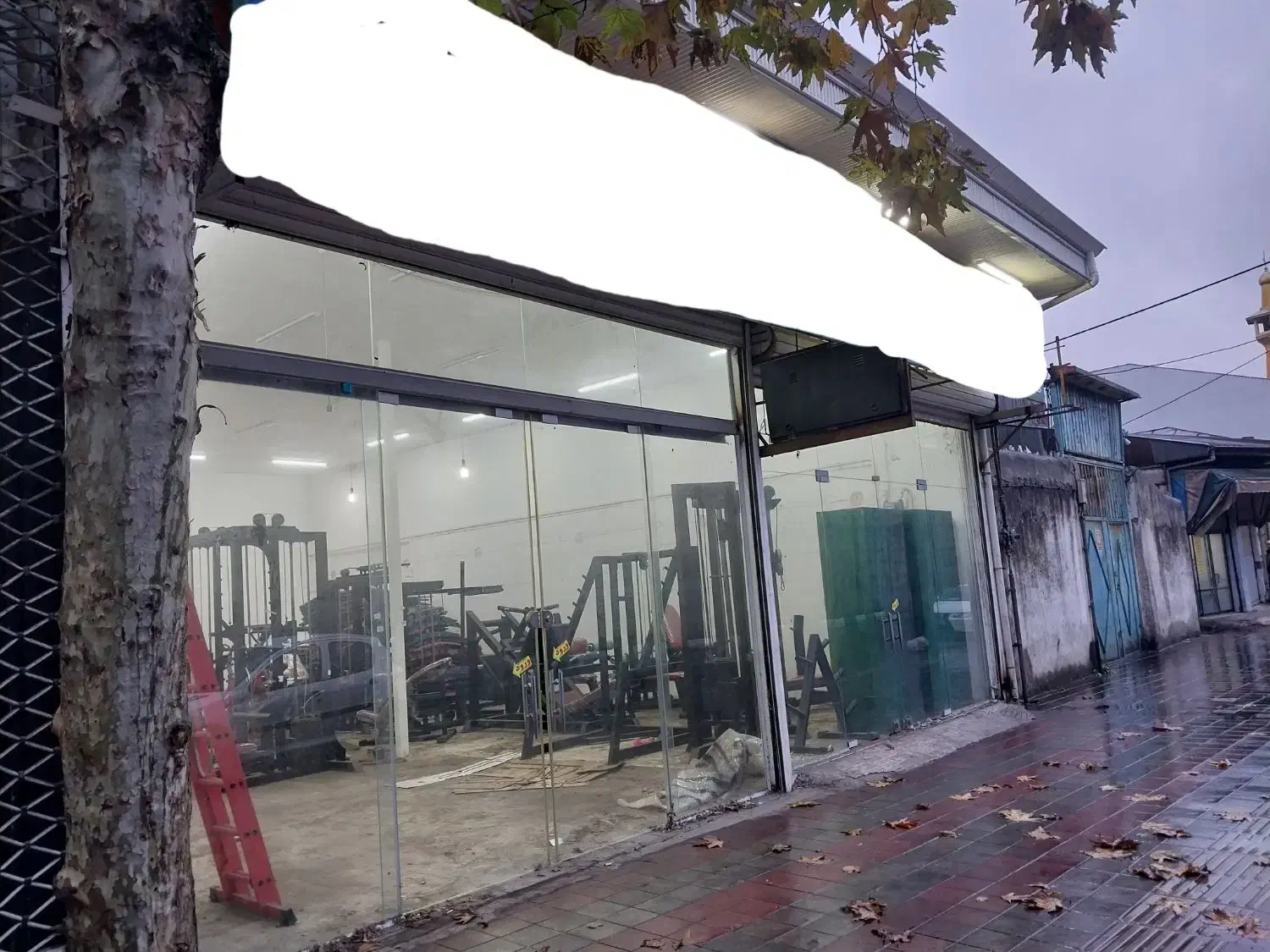 اجاره مغازه ۲۰۰ متری جانبازان|اجارهٔ مغازه و غرفه|رشت, تازه آباد|دیوار