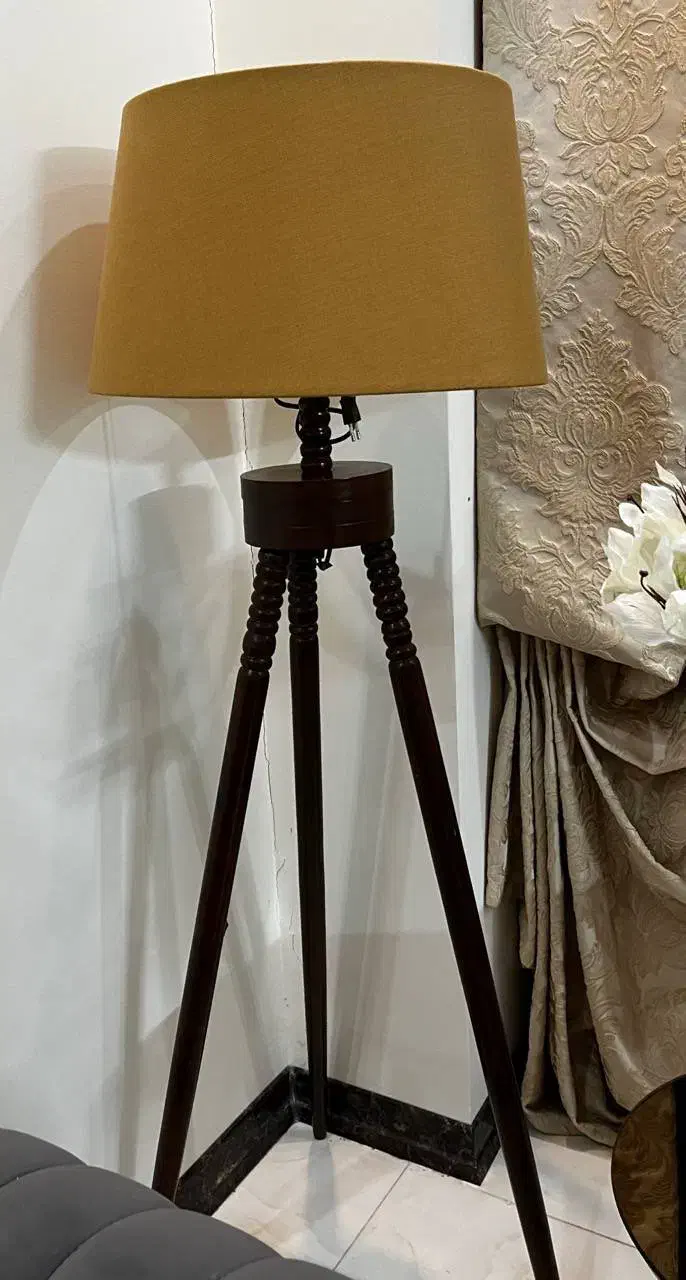 آباژور ایستاده|چراغ خواب و آباژور|گلپایگان, |دیوار