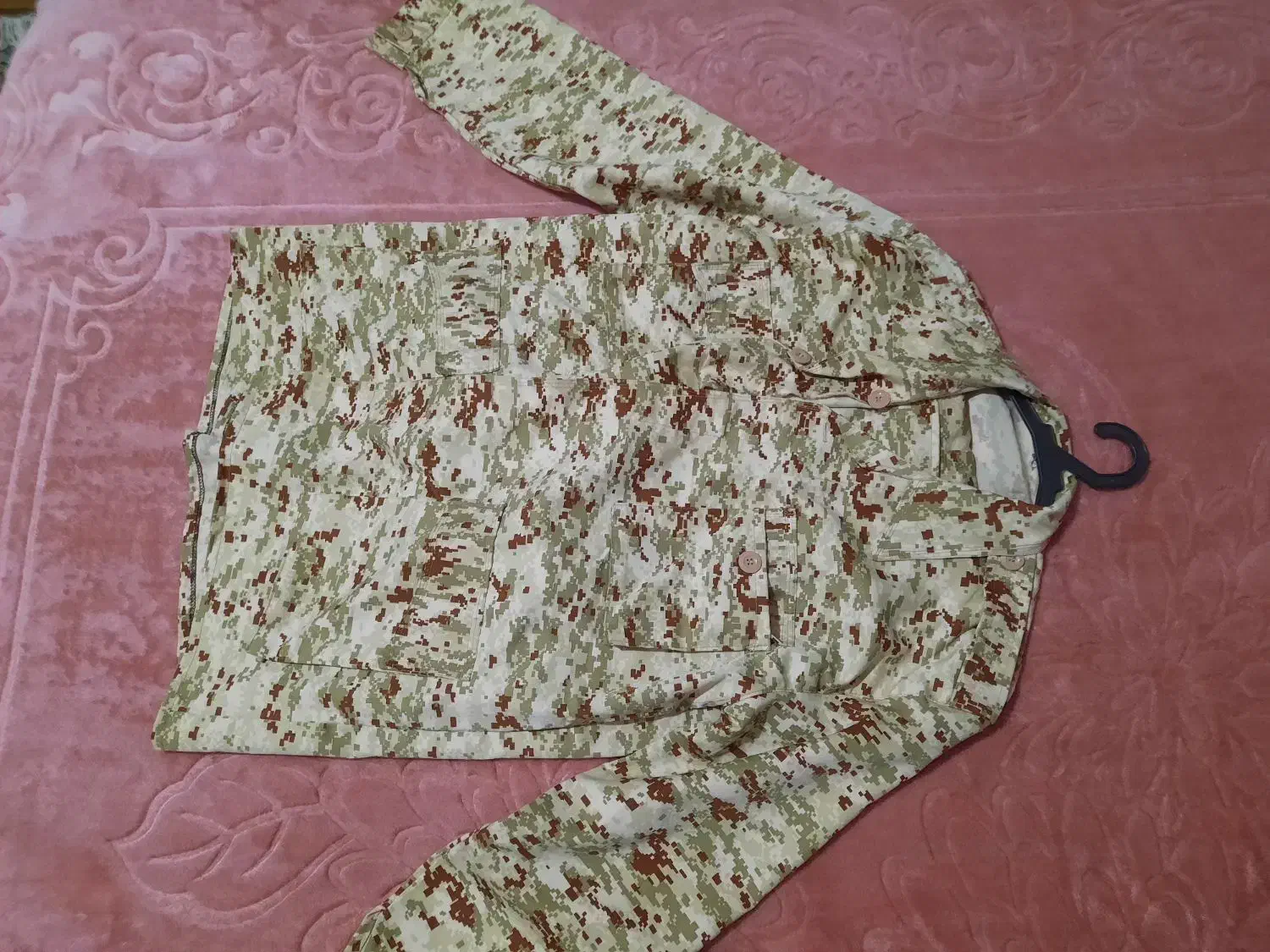 لباس بسیجی نظامی باکلاه|لباس|کوهسار (البرز), |دیوار