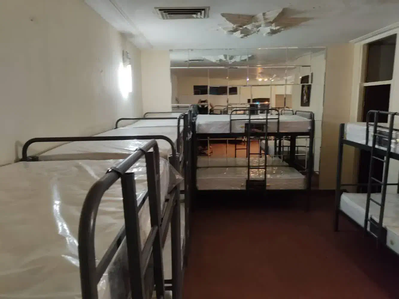 خوابگاه پسرانه چیتگر (بام لند)|اجارهٔ کوتاهمدت آپارتمان و سوئیت|تهران, چیتگر شمالی|دیوار