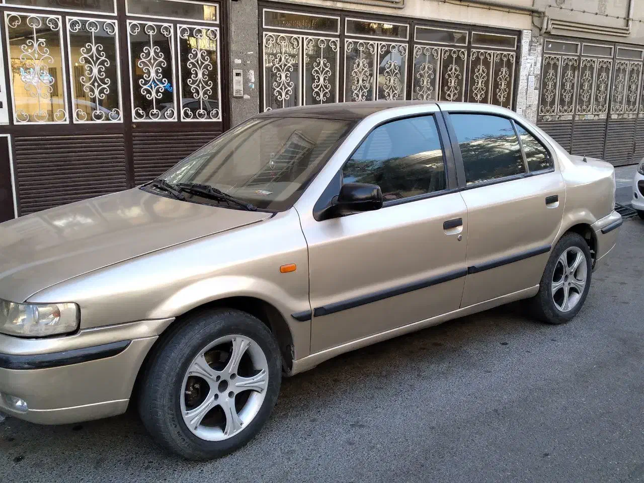 سمند بدون تصادفی|خودرو سواری و وانت|اندیشه, اندیشه فاز ۱|دیوار