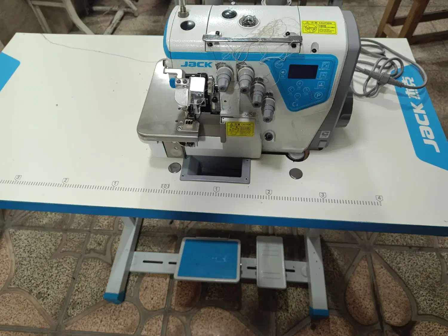 زیگزال پنج نخ c4|چرخ خیاطی و ریسندگی|رباطکریم, نصیرشهر|دیوار