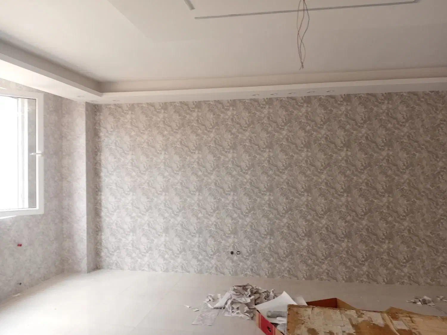 نصاب کاغذ دیواری و پوستر دیواری|خدمات پیشه و مهارت|کرمانشاه, |دیوار