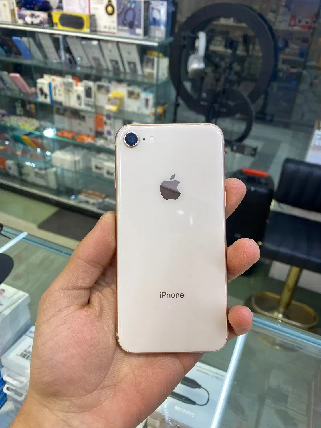 آیفون ۸ ۶۴گیگ LLa باتری۱۰۰٪|موبایل|بجنورد, |دیوار