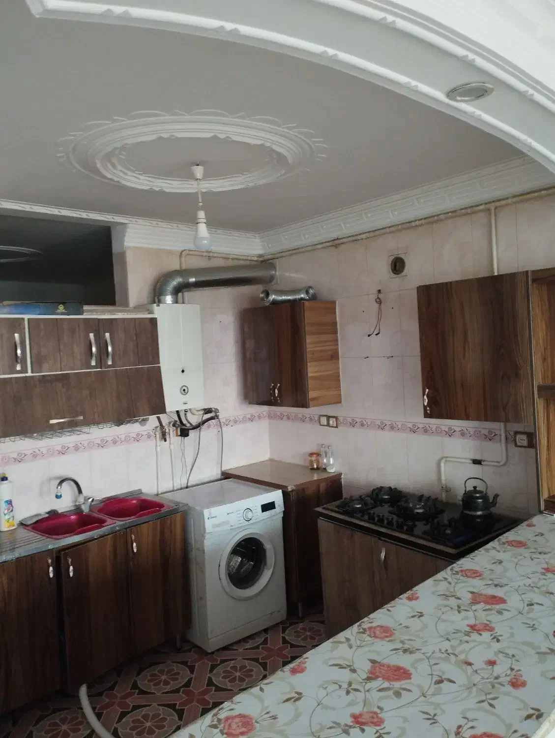 یک واحد 75متری طبقه اول|اجارهٔ کوتاه‌مدت آپارتمان و سوئیت|سیرجان, |دیوار