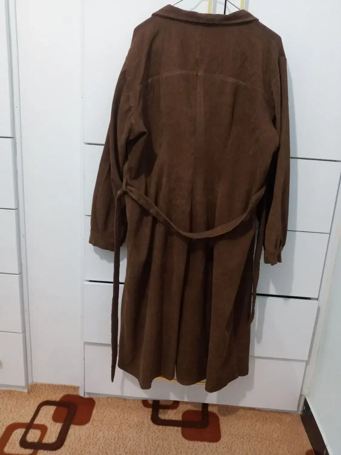 پالتوزنانه|لباس|سنندج, |دیوار