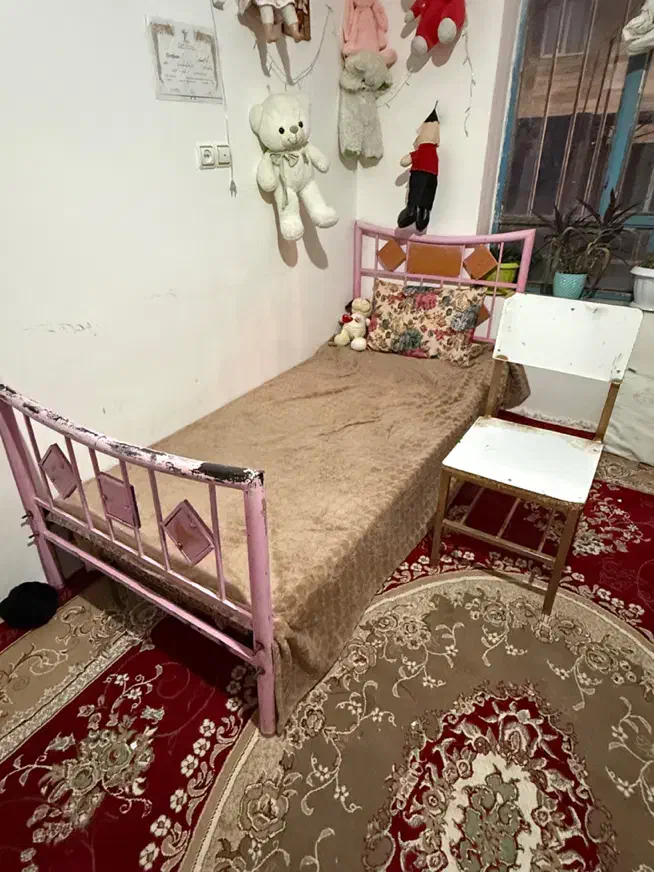 تخت صندلی فلزی سالم|تخت و سرویس خواب|قوچان, |دیوار