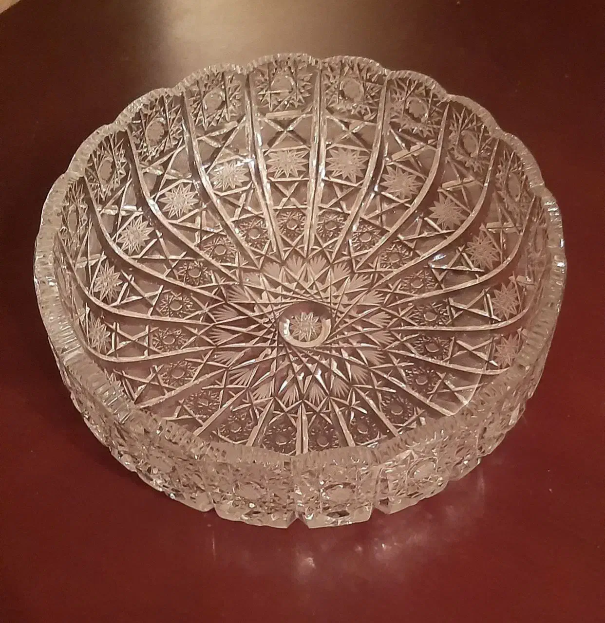 کاسه بزرگ کریستال خورشیدی اصل چک  زیبا وخوش تراش|کلکسیون اشیاء عتیقه|تهران, گیشا|دیوار