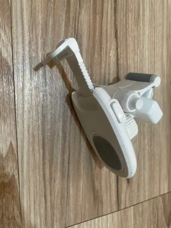 نگهدارنده موبایل یسیدو|لوازم جانبی موبایل و تبلت|رشت, پیرسرا|دیوار