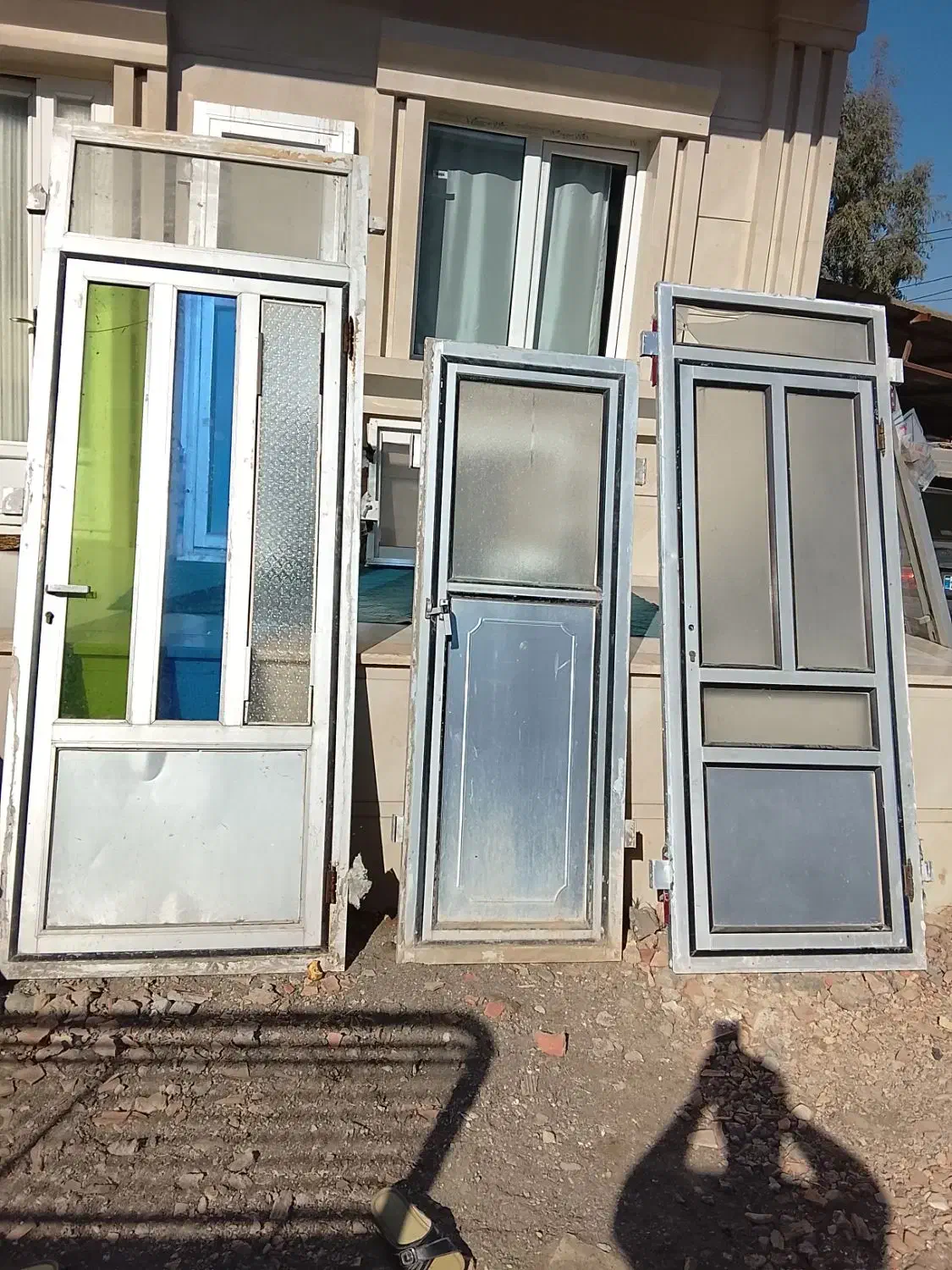 در پنجره آلومینیومی|مصالح و تجهیزات ساختمان|گرگان, |دیوار