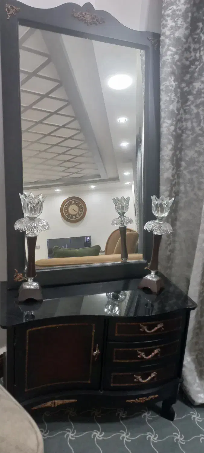 اینه و شمعدان|بوفه، ویترین، کنسول|چابهار, |دیوار
