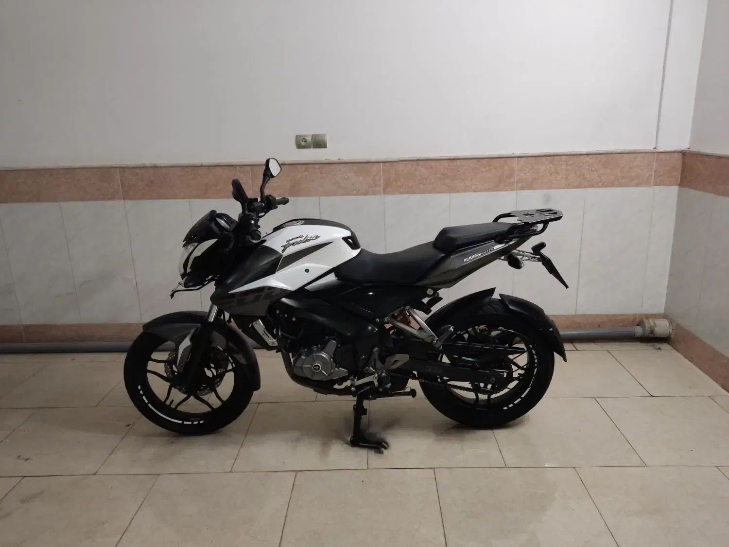 ns 200مدل 97|موتورسیکلت|قم, شهرک امام حسین|دیوار