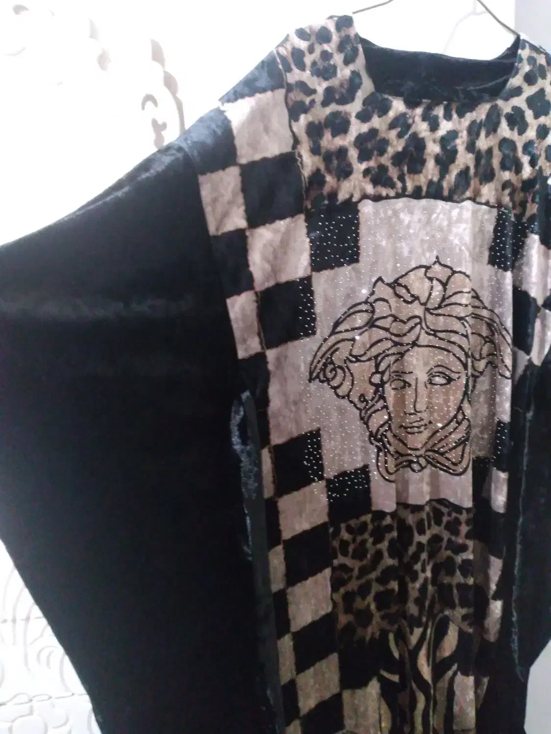 مانتو عبا|لباس|کرج, حصارک پایین|دیوار