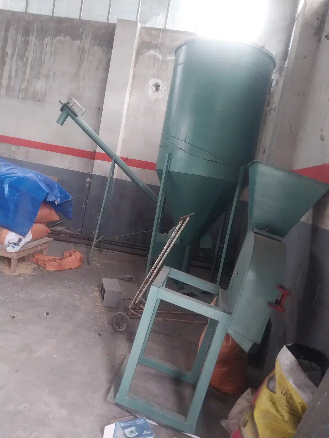 فروش میکسر یک و نیم تنی و آسیاب دو تنی صفر|ماشین‌آلات صنعتی|رشت, پسیخان|دیوار