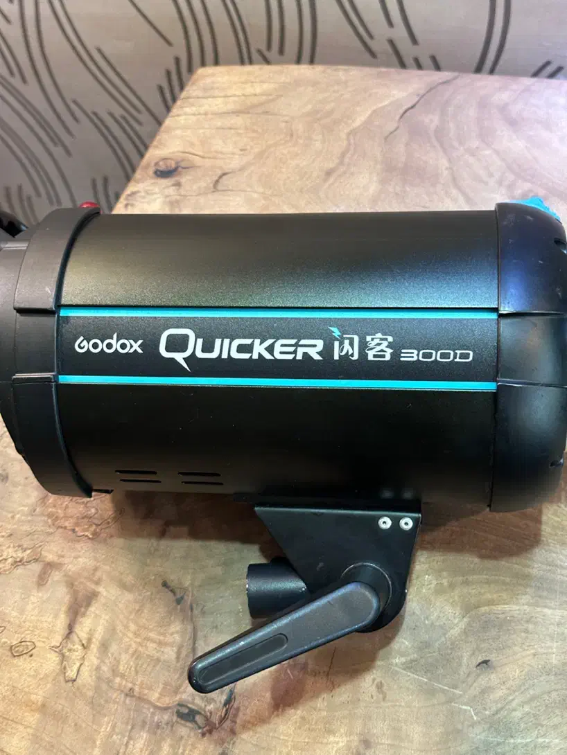 Flash Godox Quicker 300D|دوربین عکاسی و فیلم‌برداری|کرج, کیانمهر|دیوار