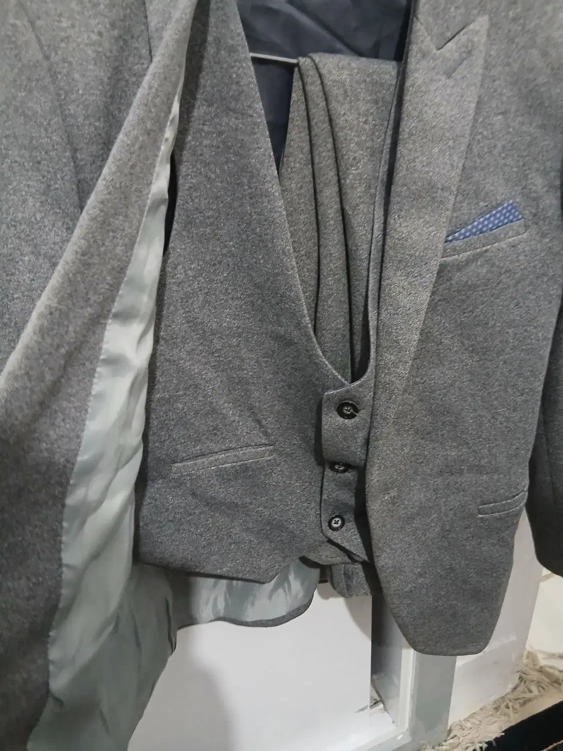 دو عدد کت شلوار بچه گانه  نو نو  و لباس کار|کفش و لباس بچه|مشهد, عامل|دیوار