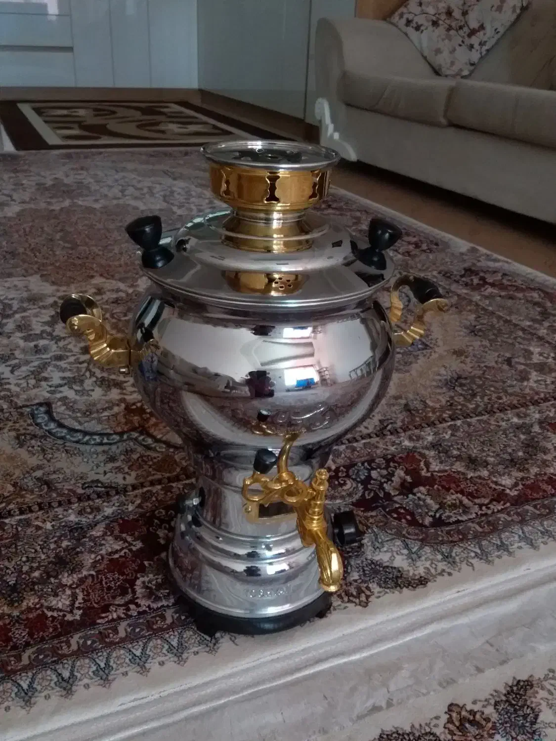 سماور ۶ لیتری بسیار ضخیم و براق مناسب جهیزیه|سماور، چای‌ساز، قهوه‌ساز|گرمسار, |دیوار