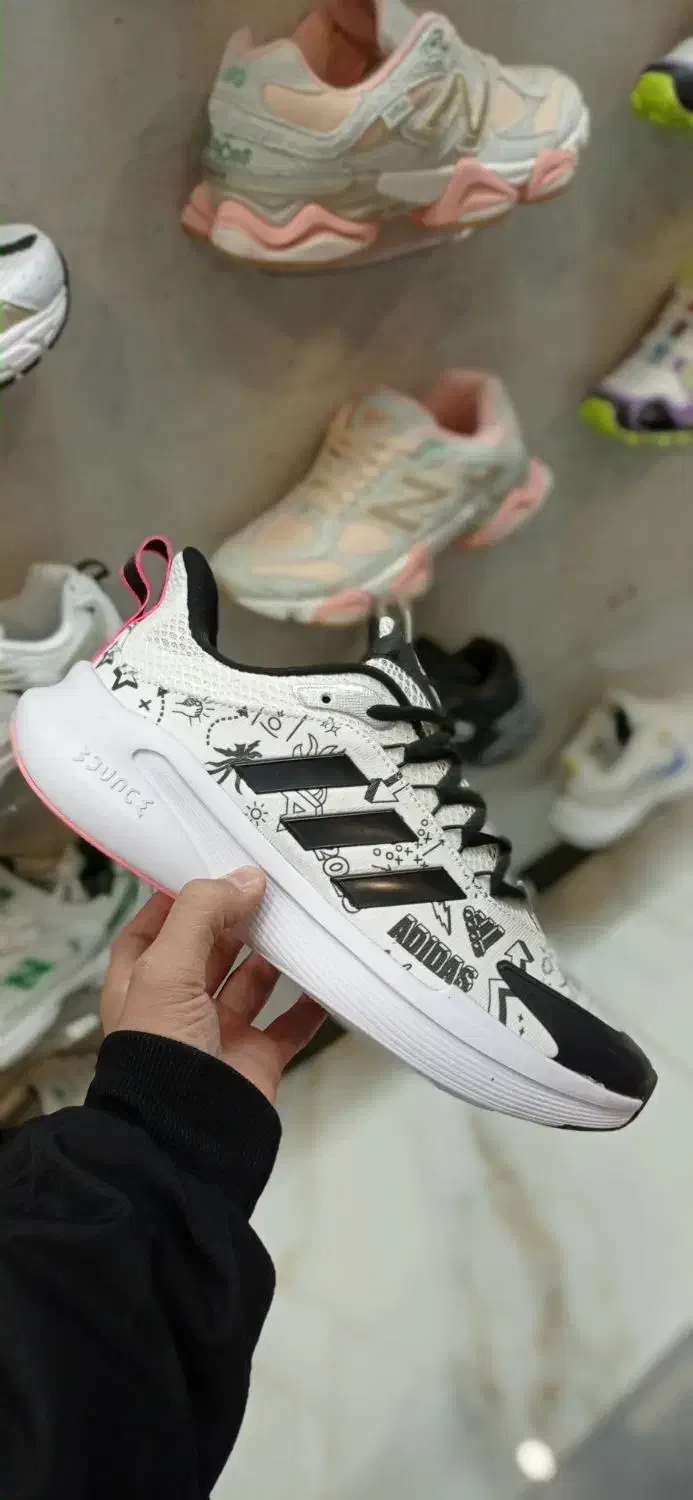 کتونی آدیداس|کیف، کفش، کمربند|بانه, |دیوار