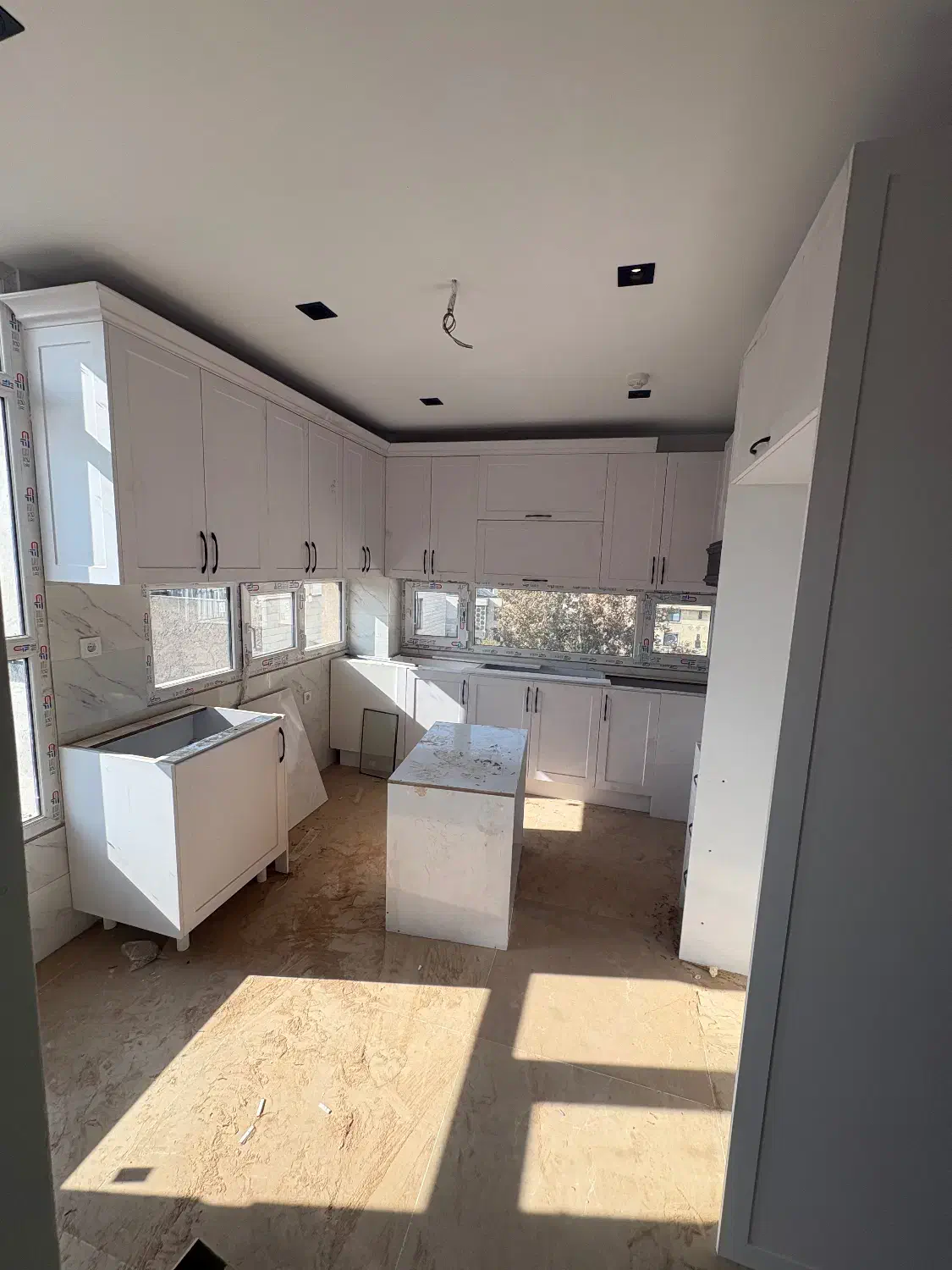 ۱۴۰ متر ۳ خواب ژورنالی کلید نخورده/ ویو مشجر میدان