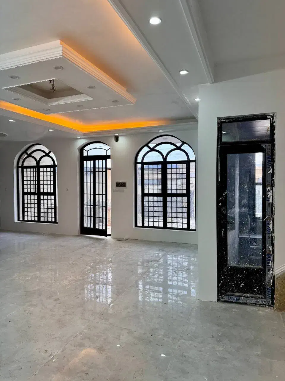 ویلایی همکف بالا کلیدنخورده شیک و خوش نقشه|فروش خانه و ویلا|قم, زنبیل آباد|دیوار