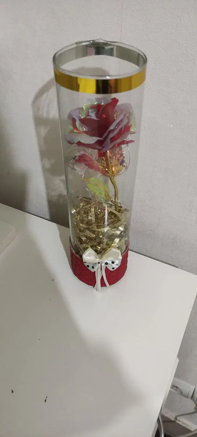 شاخه گل زیبا|گل مصنوعی|سمنان, |دیوار