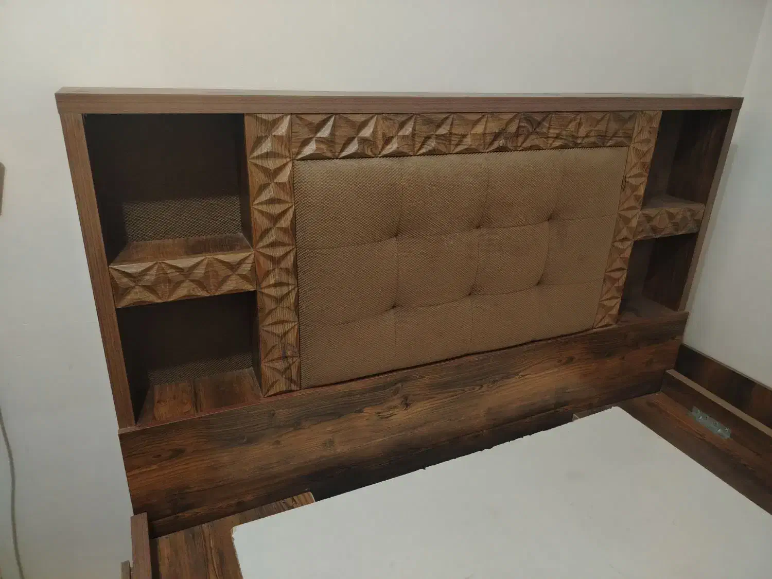 تخت خواب دو نفره|تخت و سرویس خواب|فرخشهر, |دیوار