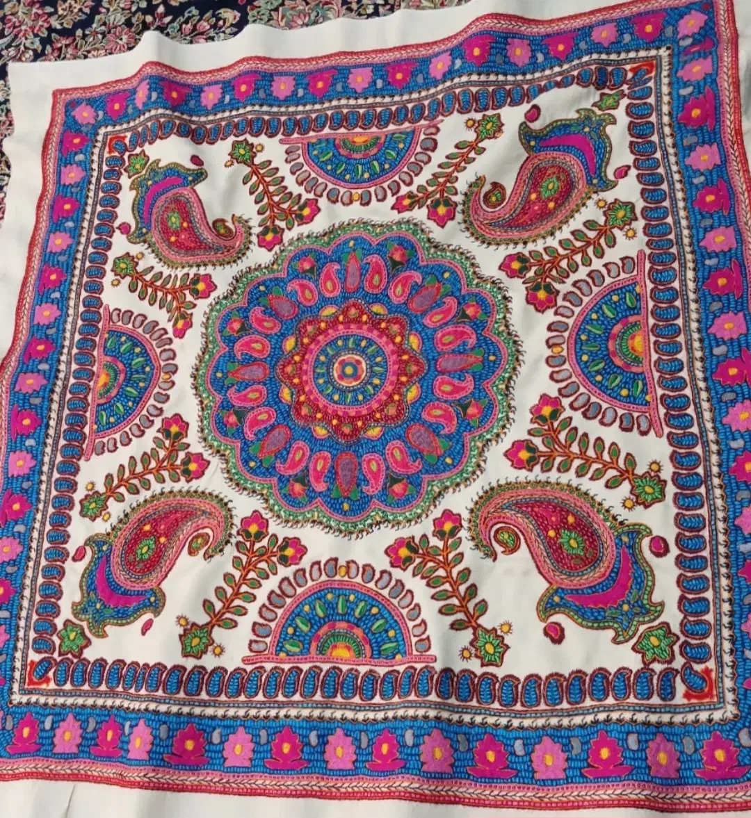 پته یک متر پنج میلیون|پرده، رانر، رومیزی|بم, |دیوار