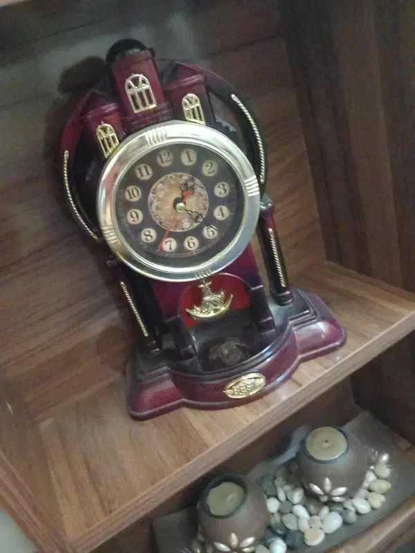 ساعت مخصوص روی کنسول ویا روی میز|ساعت دیواری و تزئینی|فولادشهر, B4|دیوار