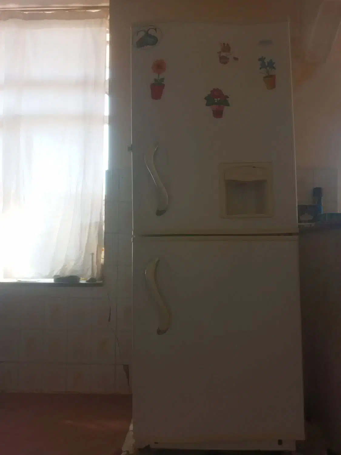 یخچال درحد خوب فقط لاستیک درب پاین خراب|یخچال و فریزر|اسدآباد, |دیوار