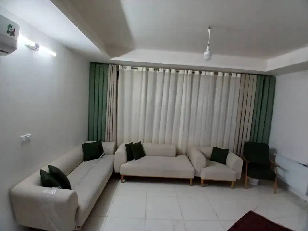 مبل ۹ نفره مینیمال در حد نو همراه پرده ست|مبلمان خانگی و میز عسلی|قنوات, |دیوار