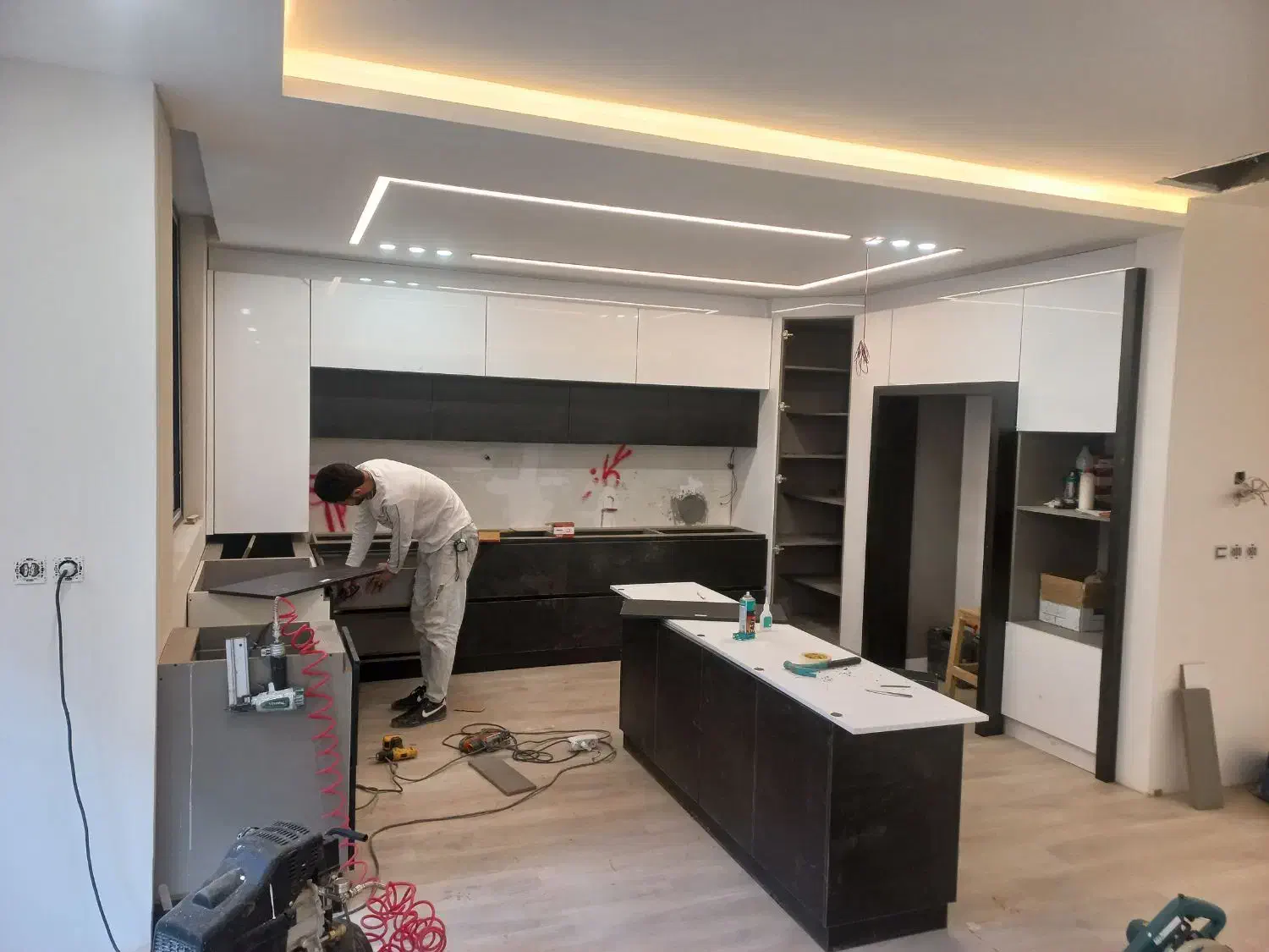 نیازمند نیروی کابینت کار|استخدام معماری، عمران و ساختمانی|اصفهان, گلزار|دیوار