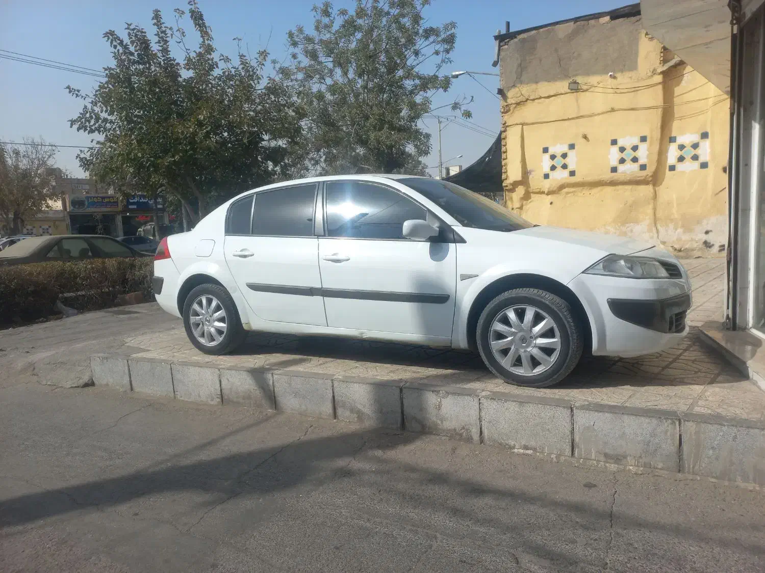 مگان ۲۰۰۰ اتومات|خودرو سواری و وانت|مشهد, پروین اعتصامی|دیوار