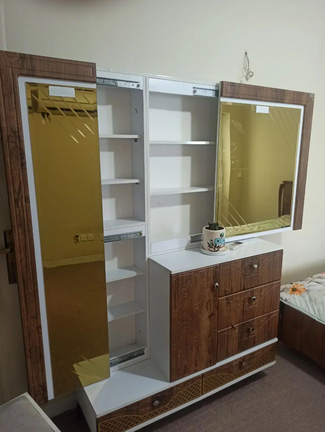 کمد آرایشی/قابل جدا شدن 3 تکه/آینه طلایی/کشو مخفی|مبلمان خانگی و میز عسلی|جاسک, |دیوار