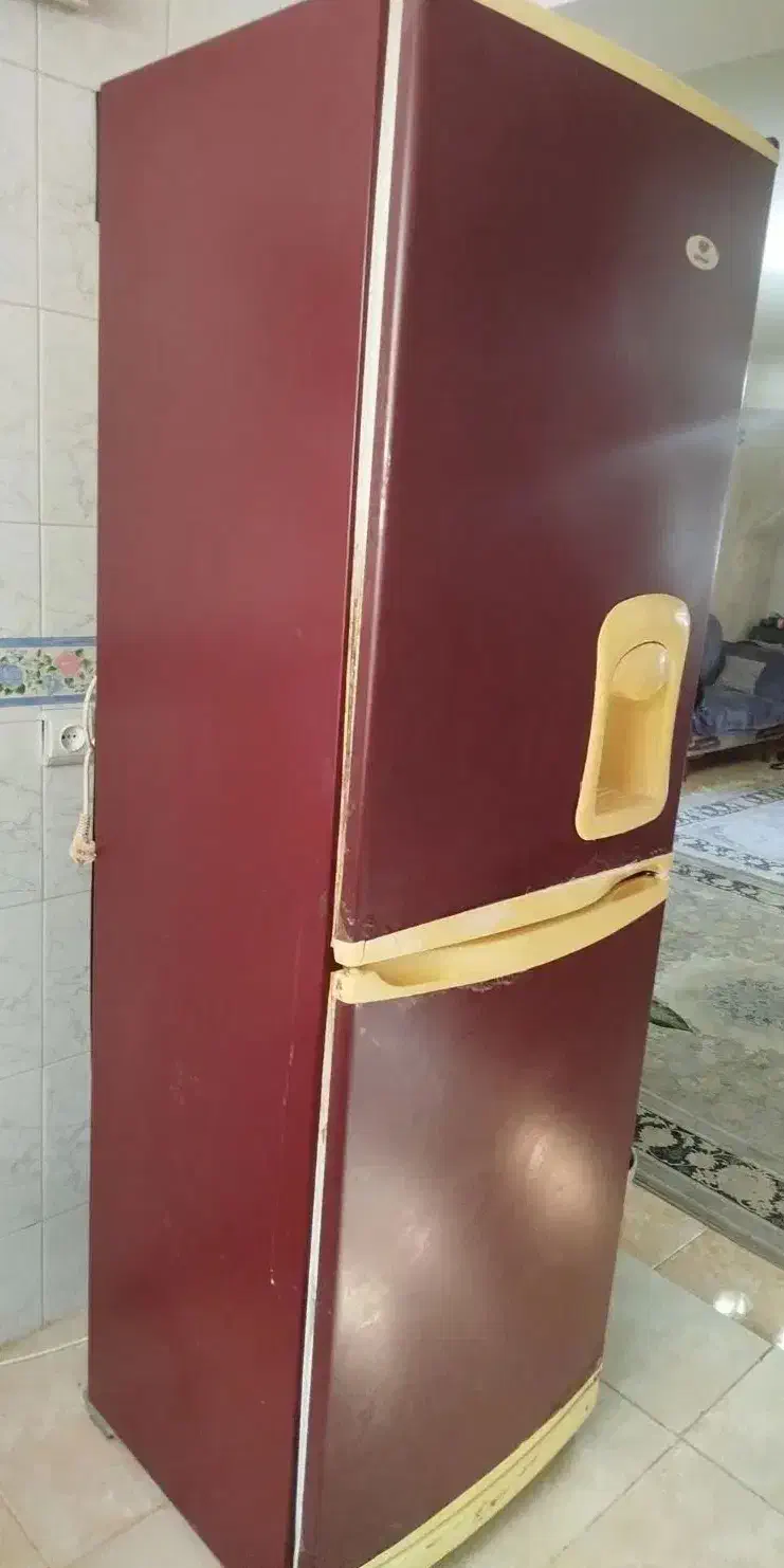 یخچال و فریزر سالم  کارکرده|یخچال و فریزر|سیاهکل, |دیوار