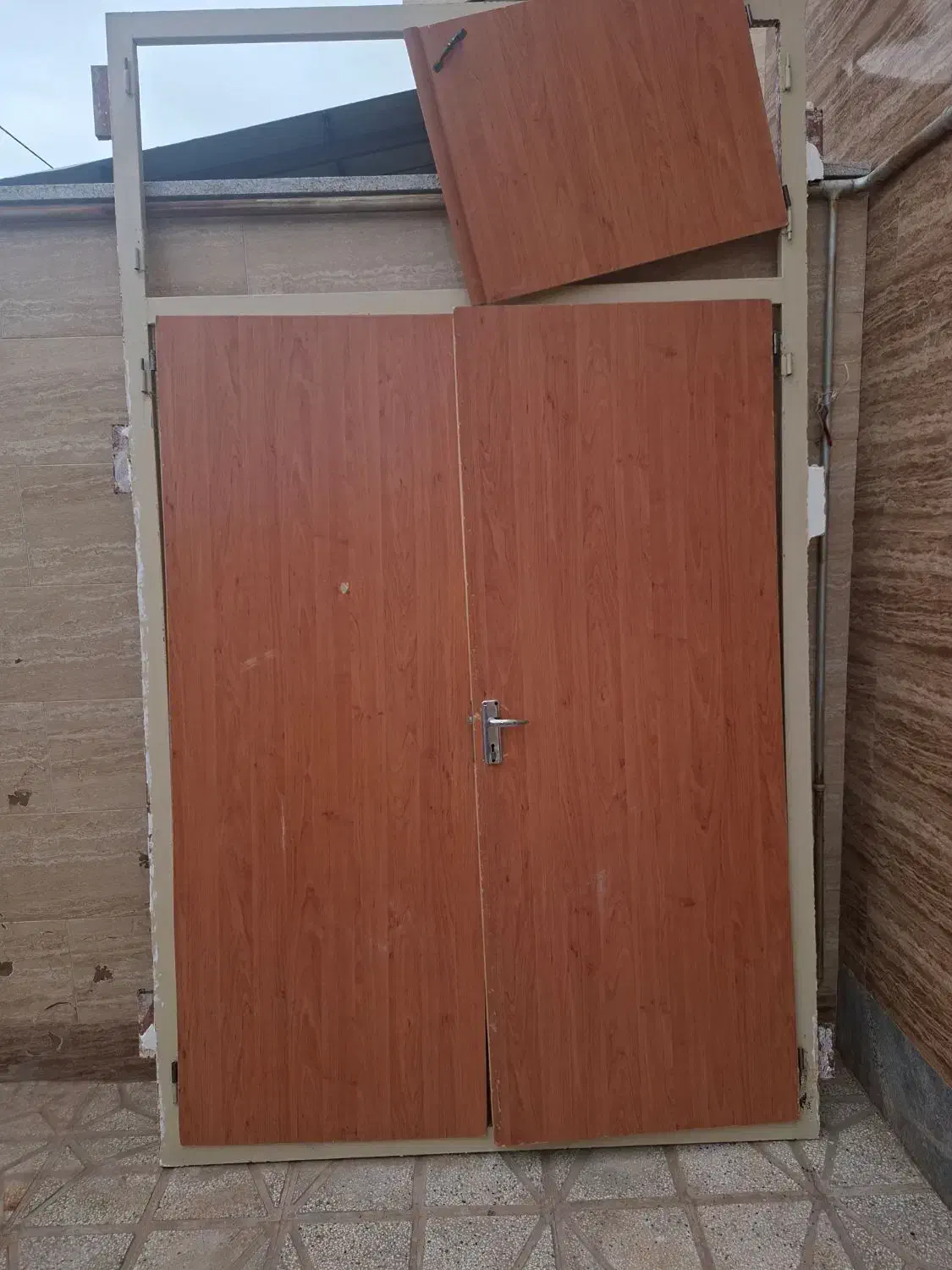 درب جالحافی وچارچوب آهنی کامل|مصالح و تجهیزات ساختمان|بجستان, |دیوار