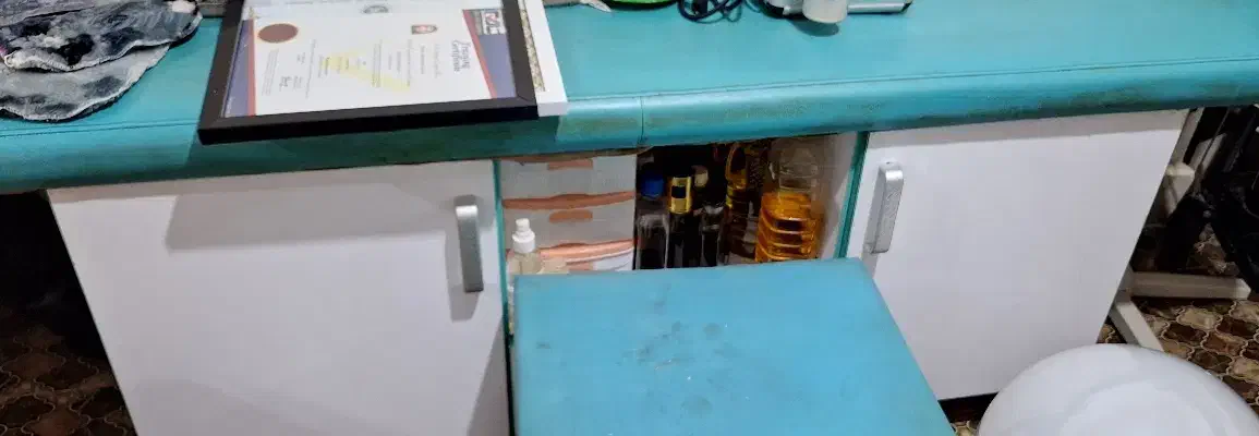 فروشی تخت|آرایشی، بهداشتی، درمانی|فردیس, ثابتی|دیوار