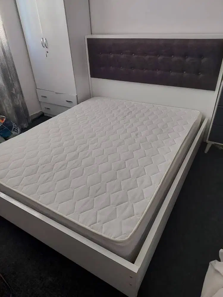 تخت خواب و تشک دونفره و پاتختی|تخت و سرویس خواب|پاکدشت, پاکدشت (مامازند)|دیوار