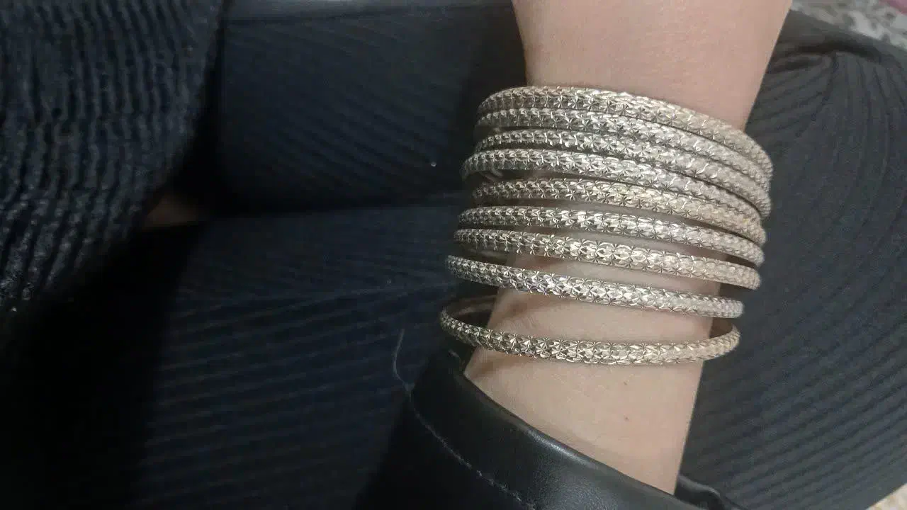 النگو|جواهرات|قم, نیروگاه|دیوار